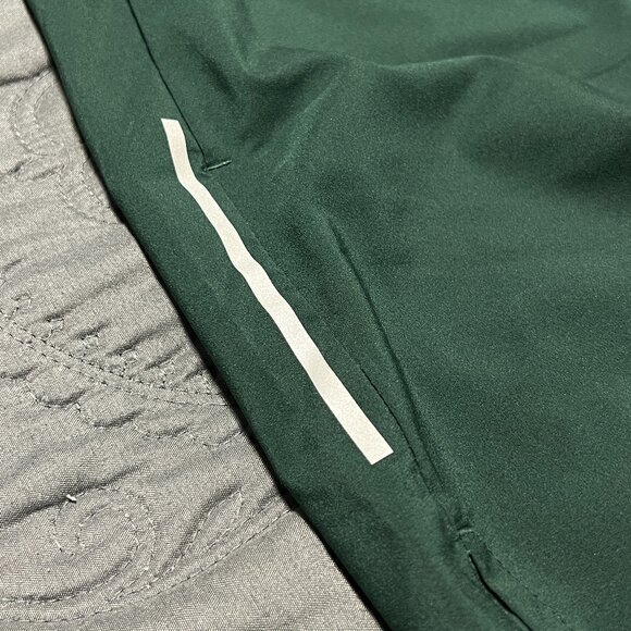 Nike Green running shorts - Size Small Men - Picture 3 of 11